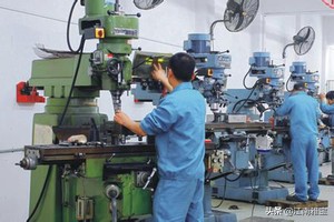 为什么东莞工厂工资那么低, 还有不少人待在厂里不愿换?